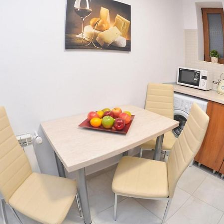 Spacious And Modern Apartment Close To Old City บูคาเรสต์ ภายนอก รูปภาพ